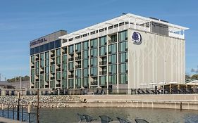 Doubletree By Hilton Hot Springs